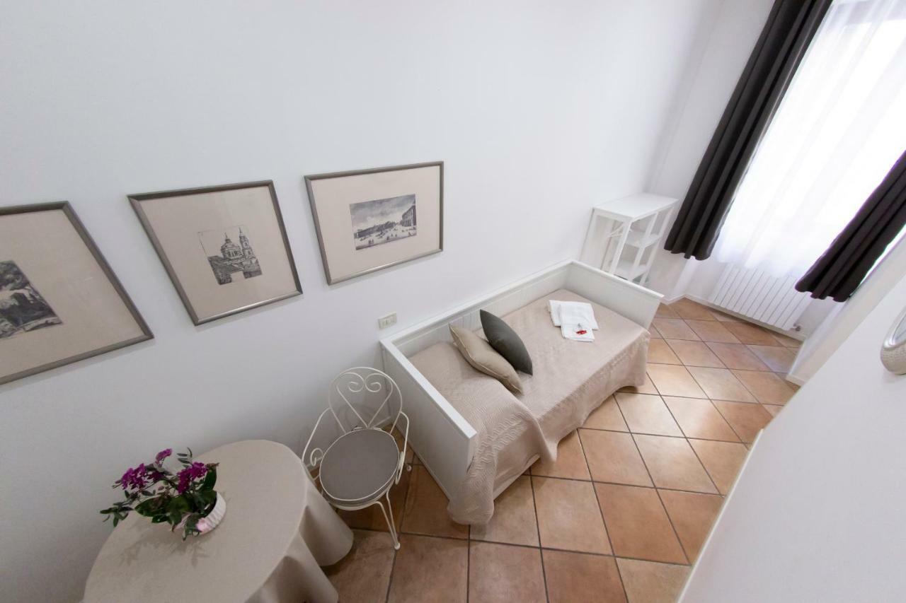 Vivaverona Rooms ภายนอก รูปภาพ