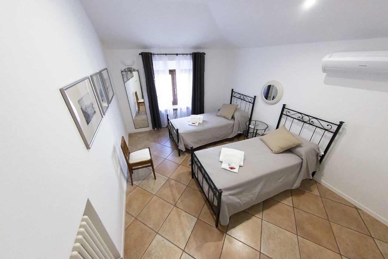 Vivaverona Rooms ภายนอก รูปภาพ
