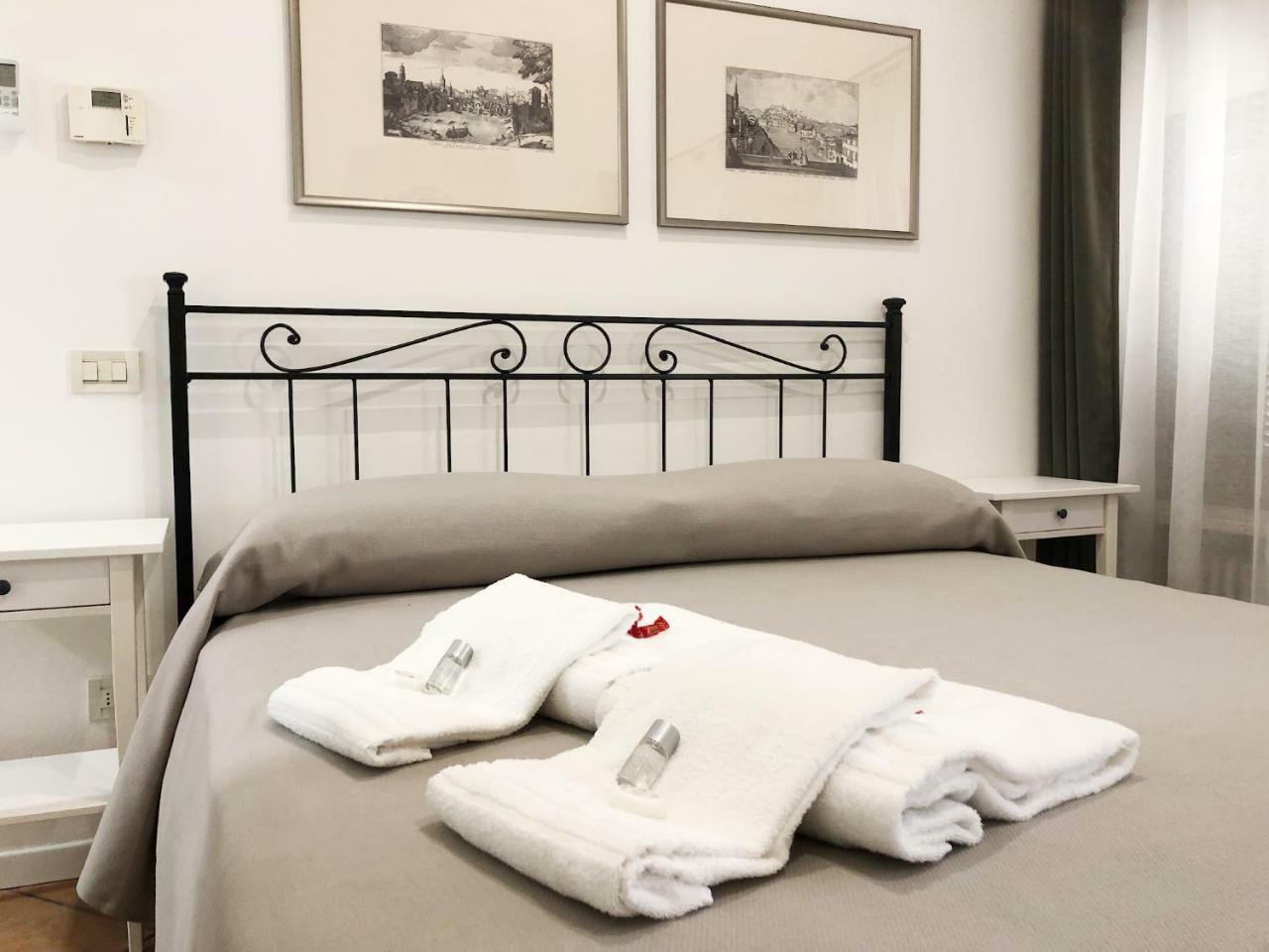 Vivaverona Rooms ภายนอก รูปภาพ