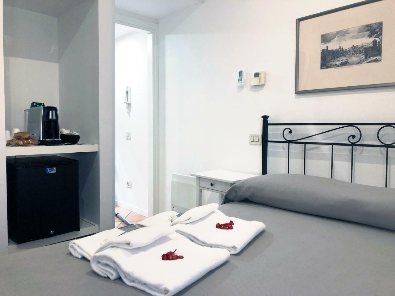 Vivaverona Rooms ภายนอก รูปภาพ