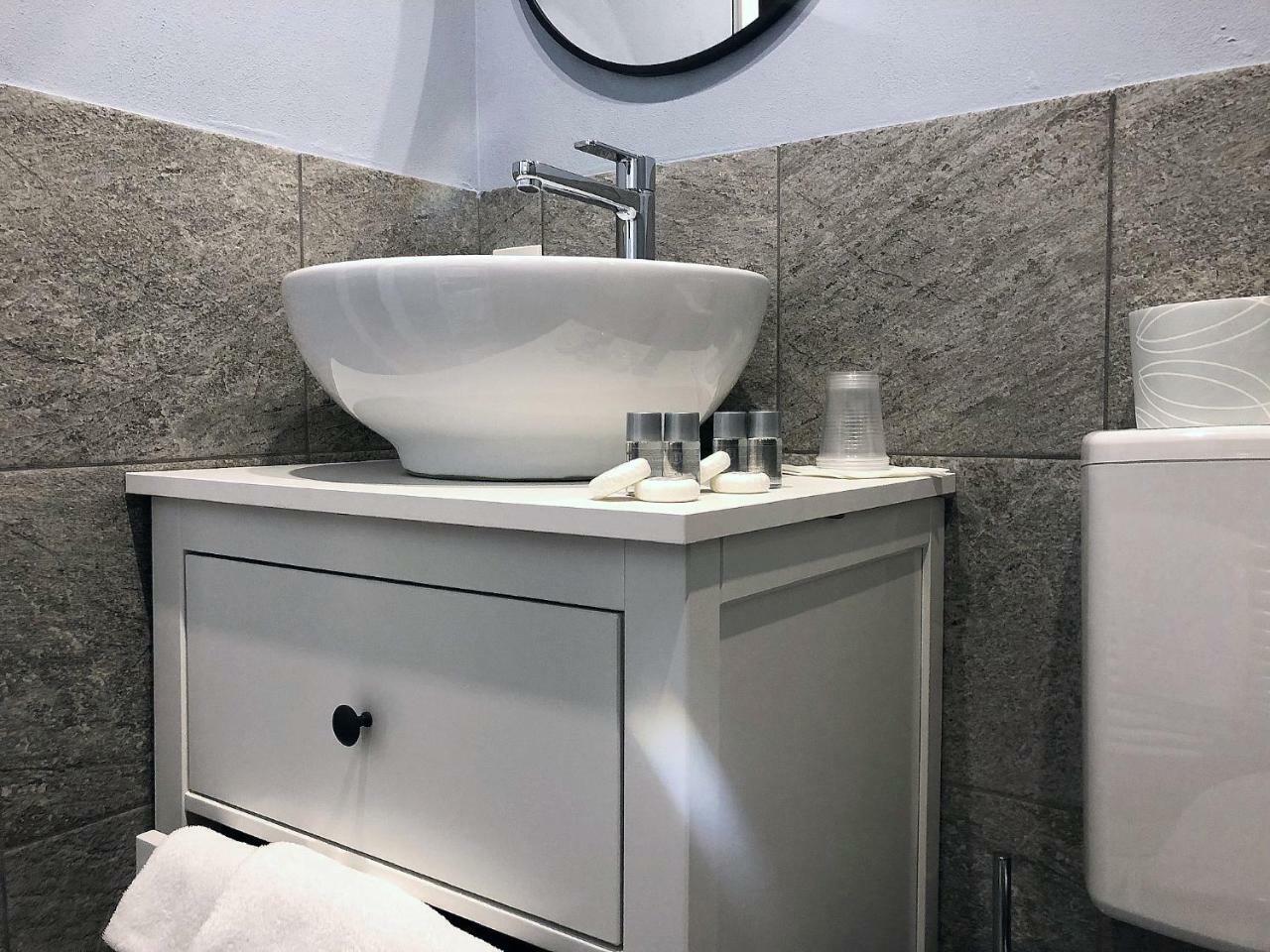 Vivaverona Rooms ภายนอก รูปภาพ
