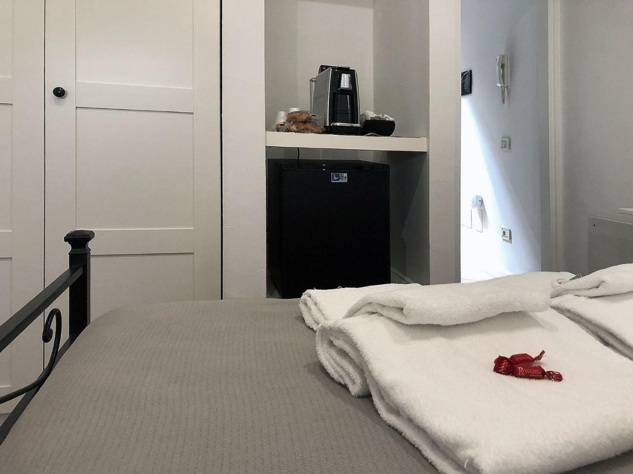 Vivaverona Rooms ภายนอก รูปภาพ